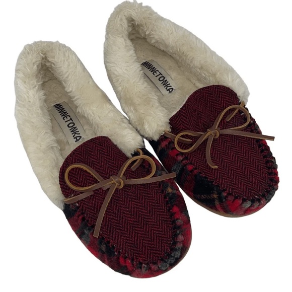 Minnetonka Women's Burgundy Plaid Slippers Size 8M NWT - Picture 1 of 5